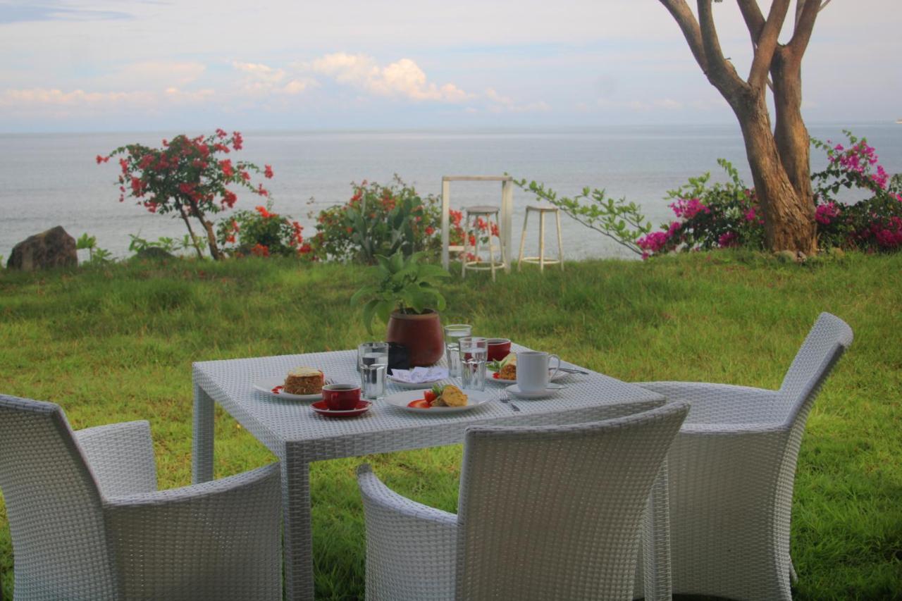 Lombok Sunset Bay Resort Sekotong Exteriör bild